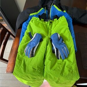 Kids Ski Jacket and Pant Set with gloves